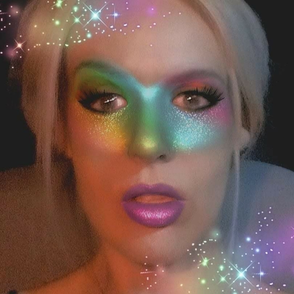 Meet your Posher, Lacey - Picture 3 of 6